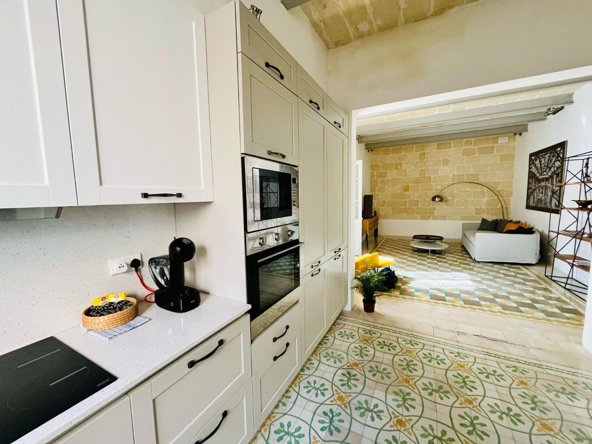 Cozy Charming Apartment In Old Bakery Street Валета Екстериор снимка